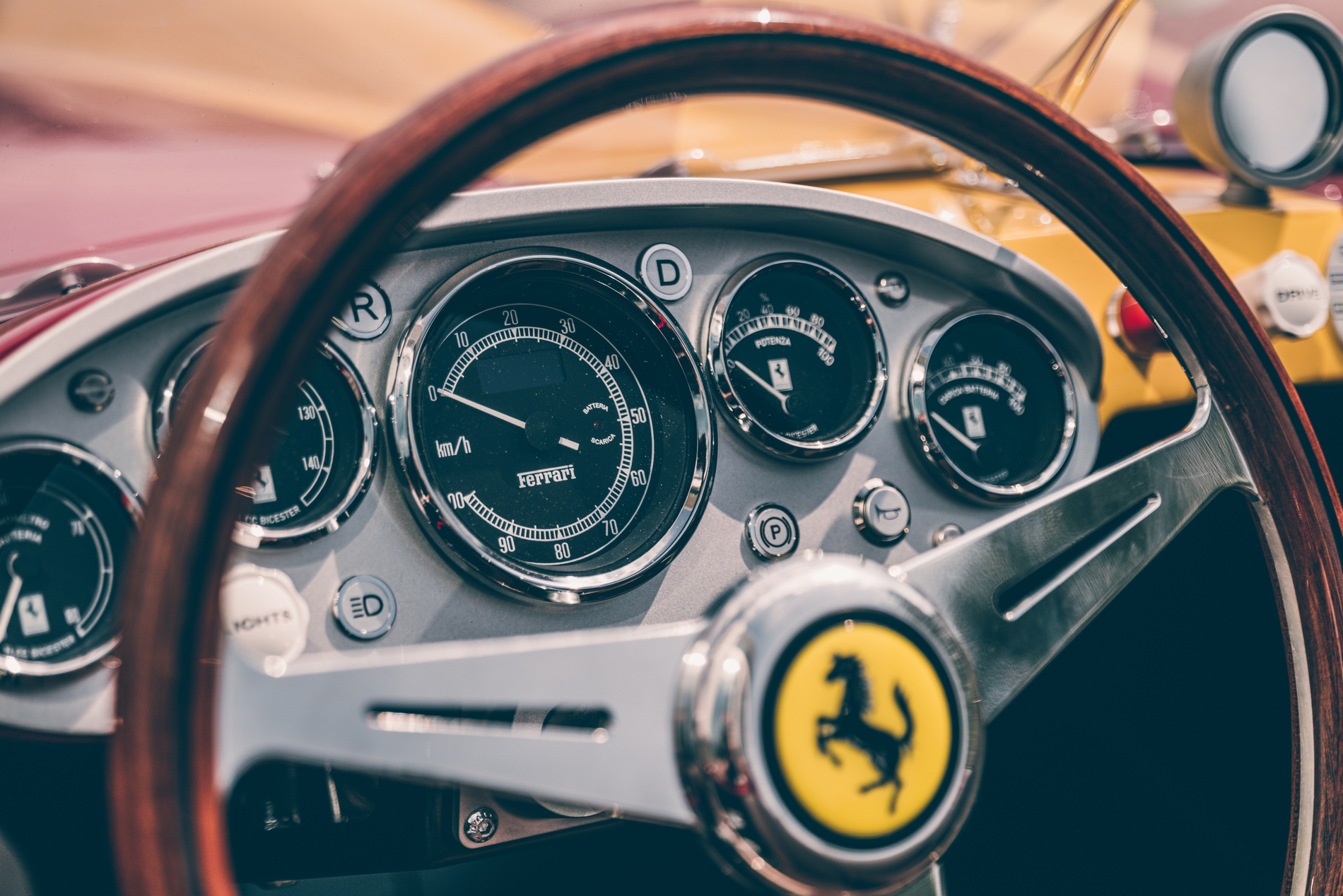 Има нова Ferrari Testa Rossa, но е електрическа и в мащаб 75%