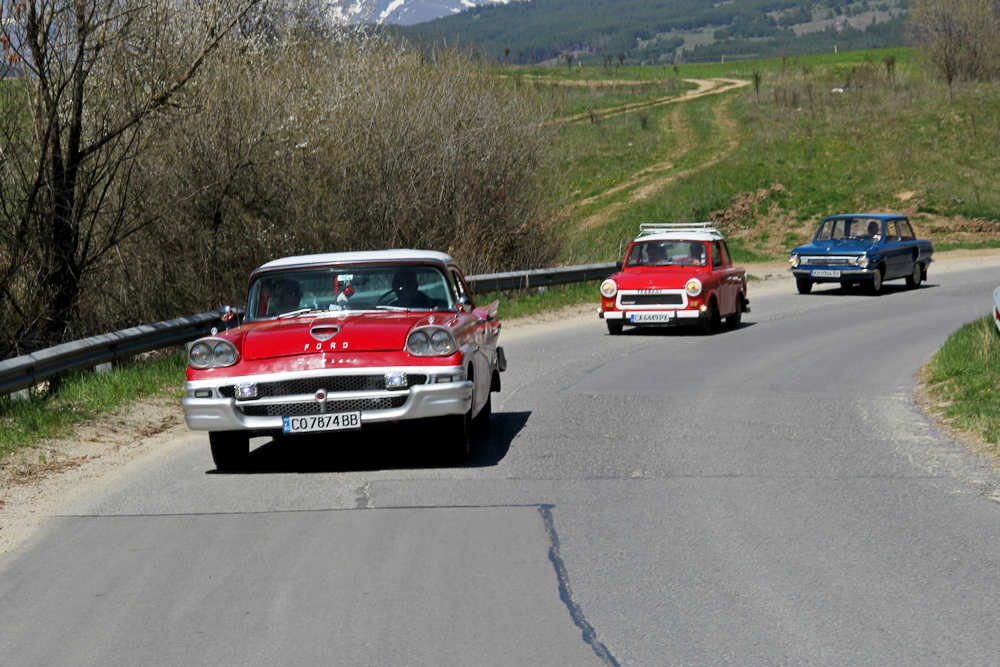 Chevrolet Corvette и Lotus Elan +2 спечелиха големите в Копривщица и Панагюрище