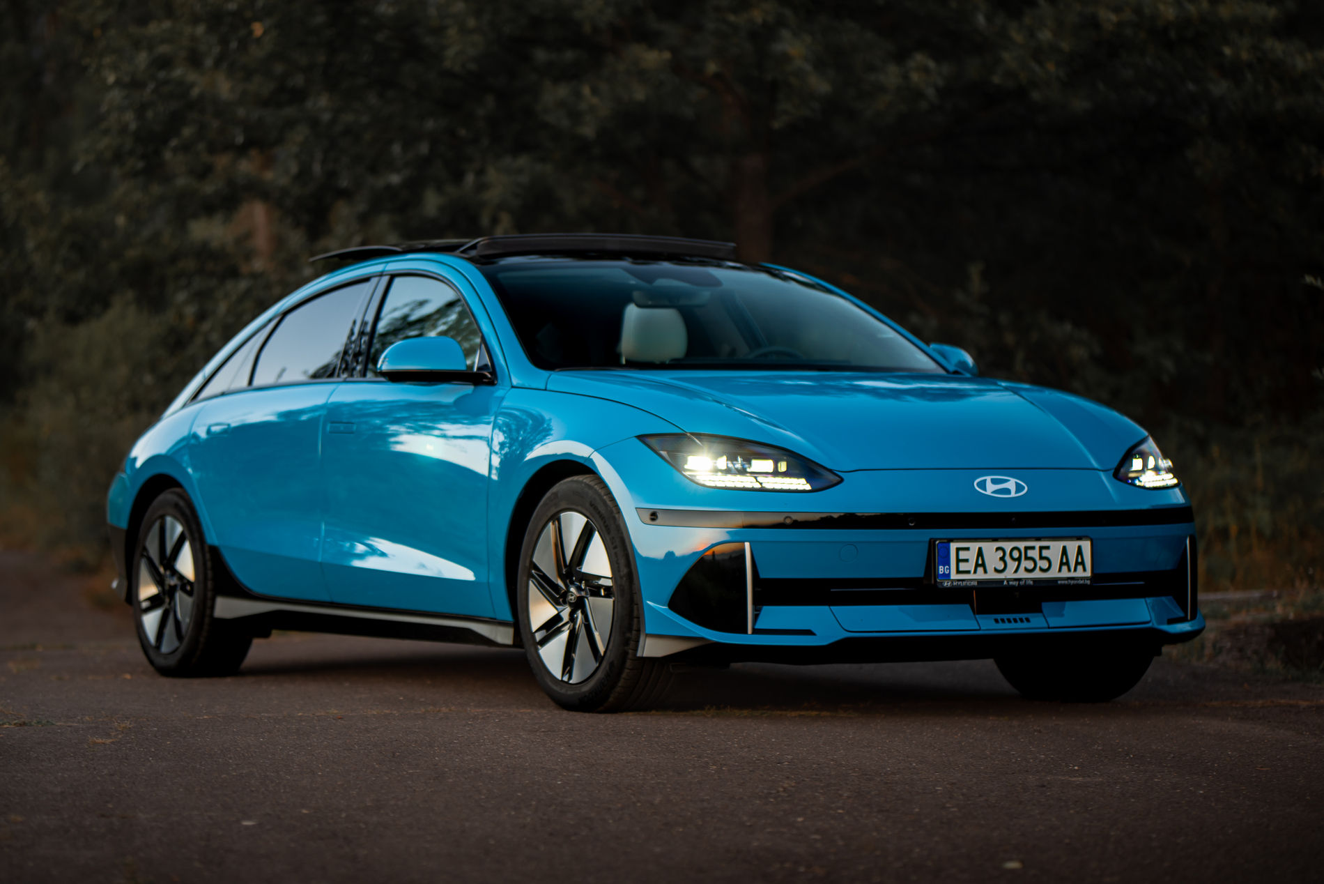 Караме 4-вратото купе Hyundai Ioniq 6
