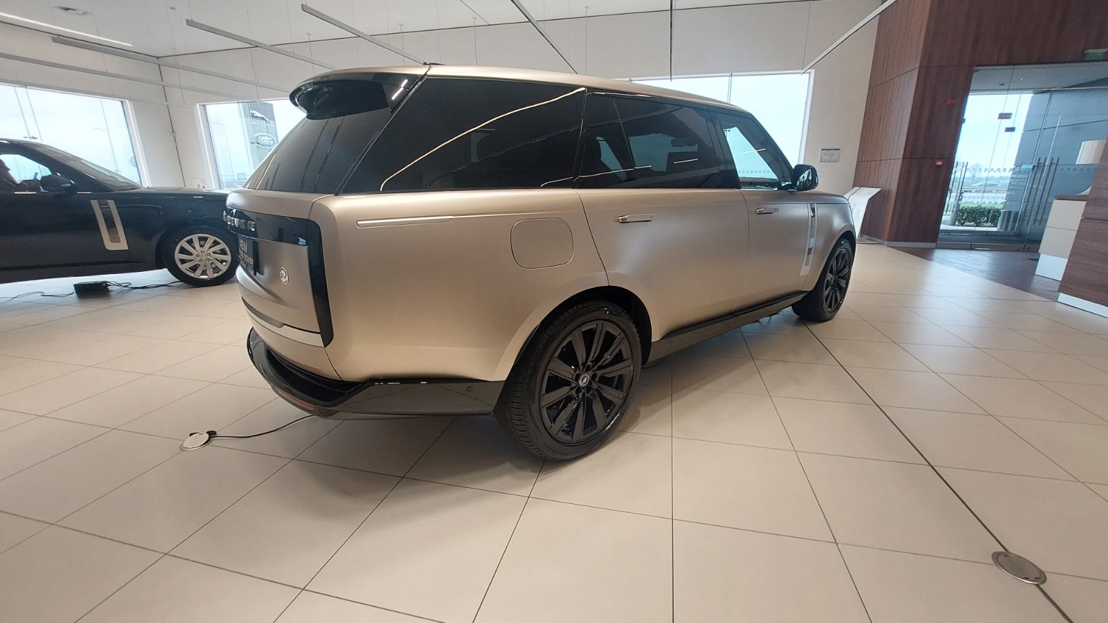 Range Rover SV с премиера в България