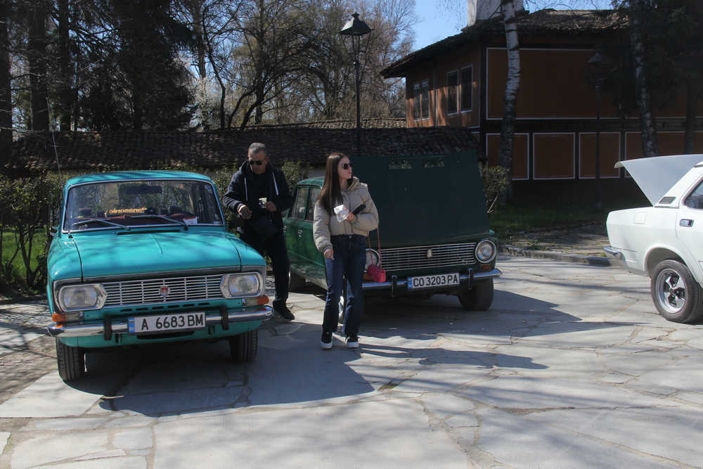 Chevrolet Corvette и Lotus Elan +2 спечелиха големите в Копривщица и Панагюрище