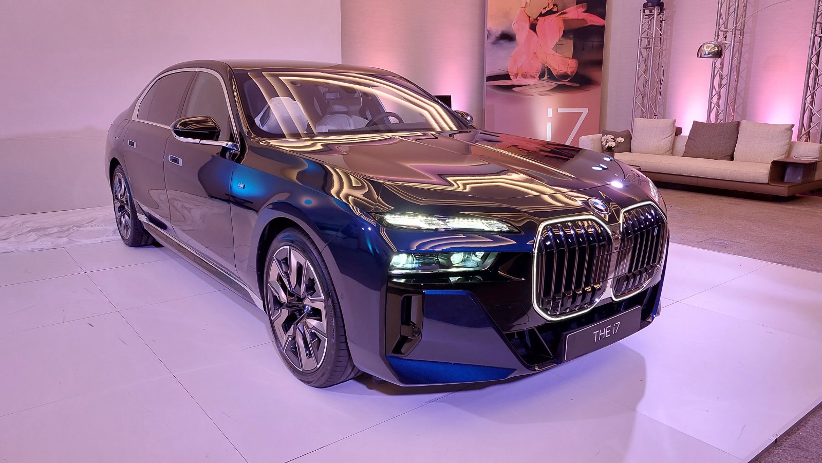 BMW i7 е предпремиерно в България