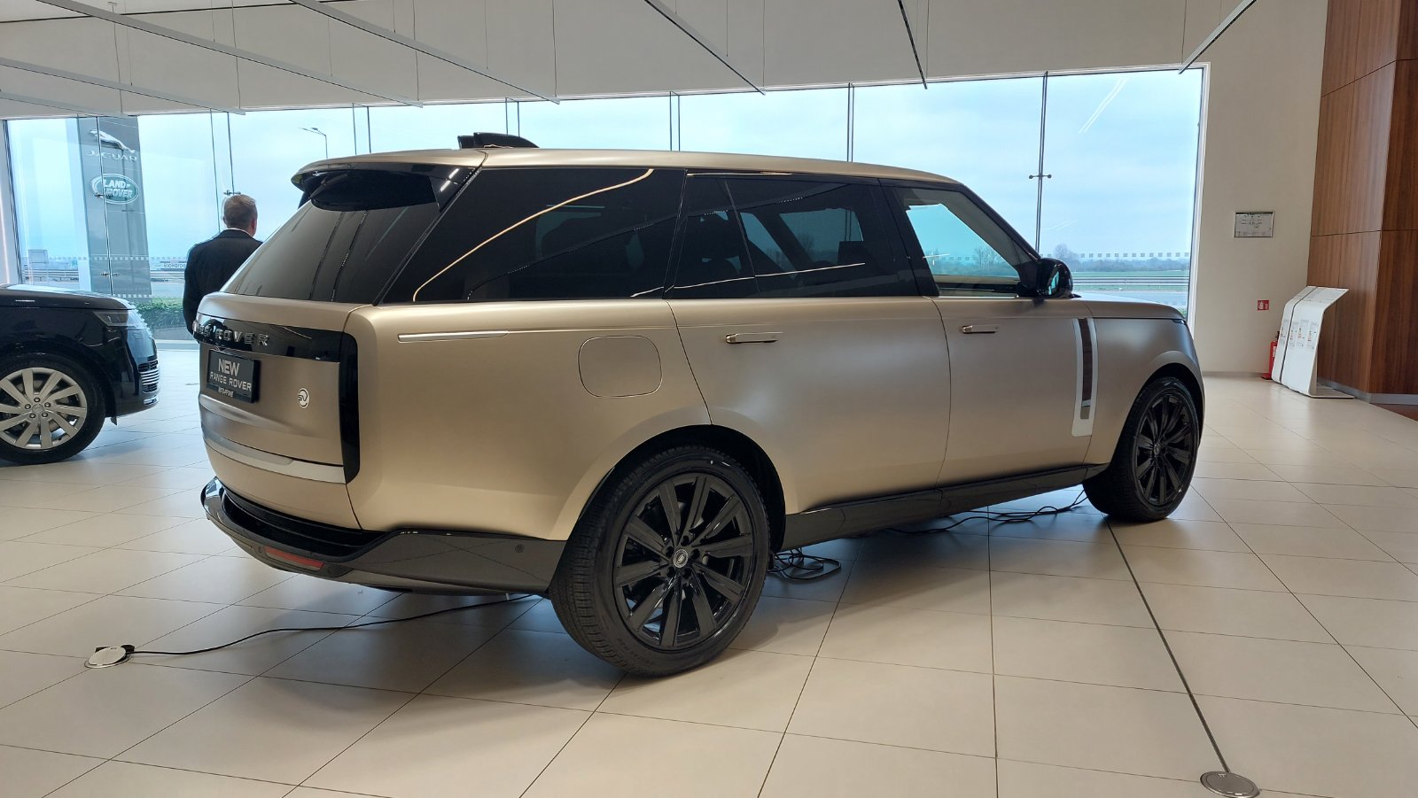 Range Rover SV с премиера в България