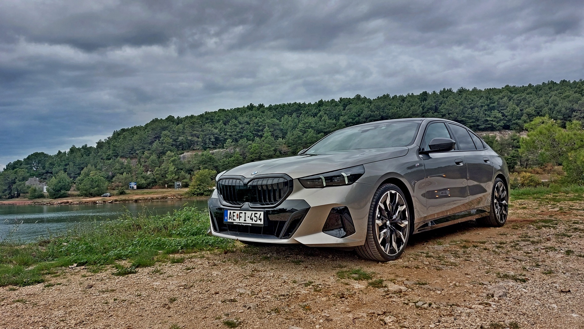 Караме новото поколение BMW Серия 5