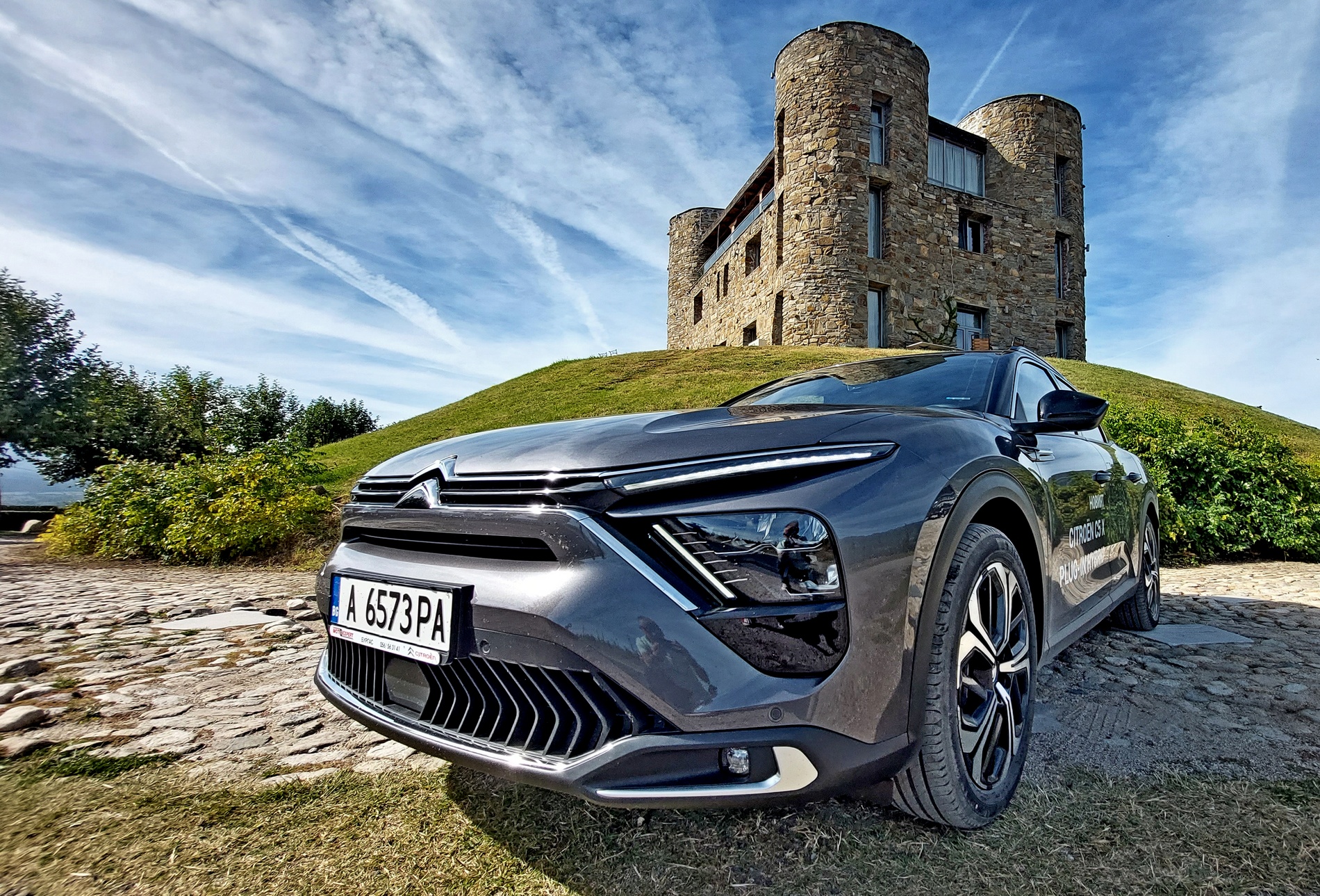 Караме Citroën C5 във вариант хибрид и SUV