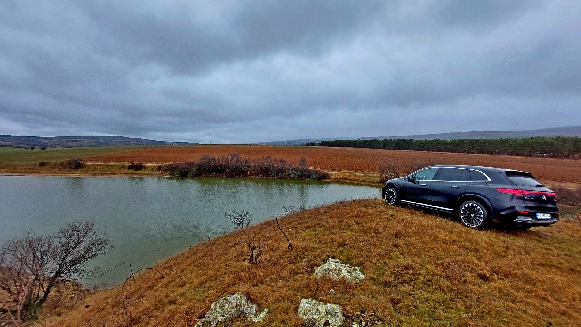 Караме електрическия Mercedes EQS SUV