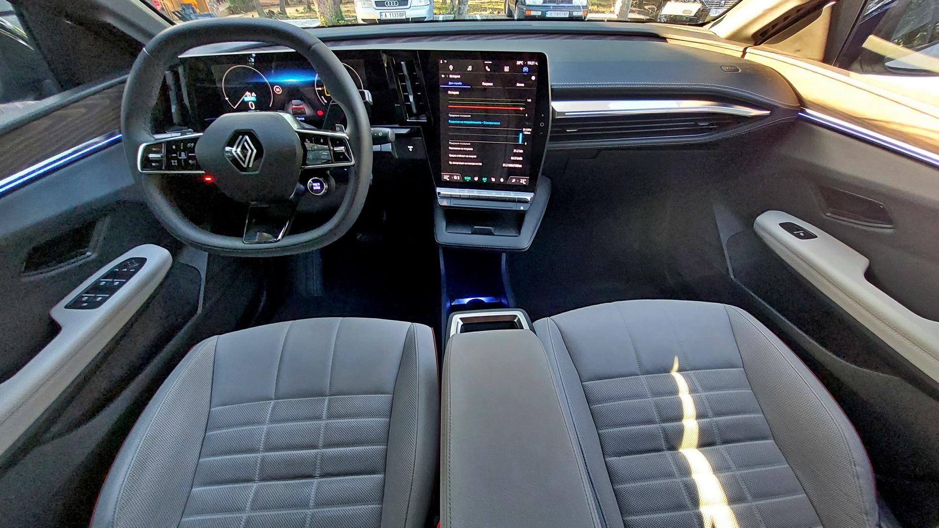 Как се държи електрическият Renault Megane на дълъг път