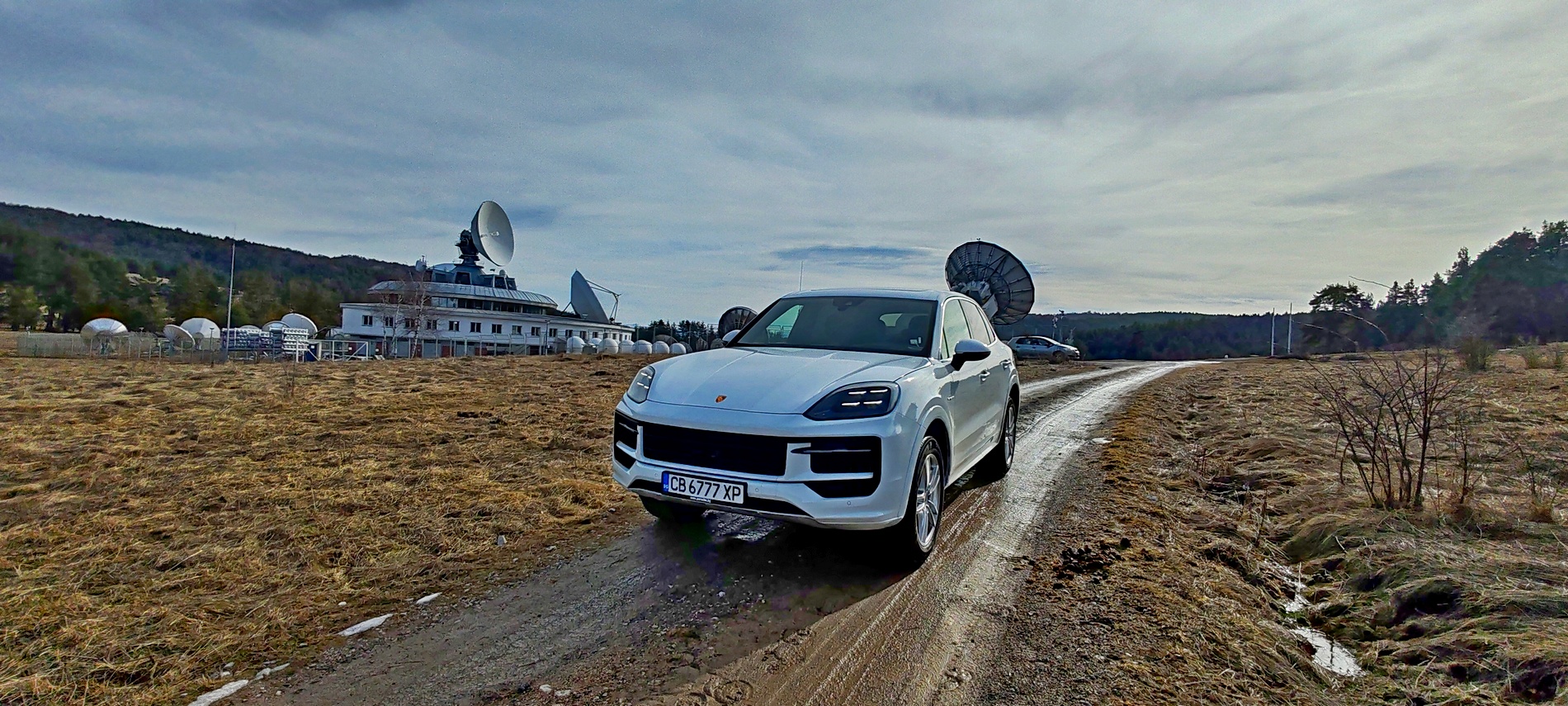 Караме новия Porsche Cayenne плъг-ин хибрид