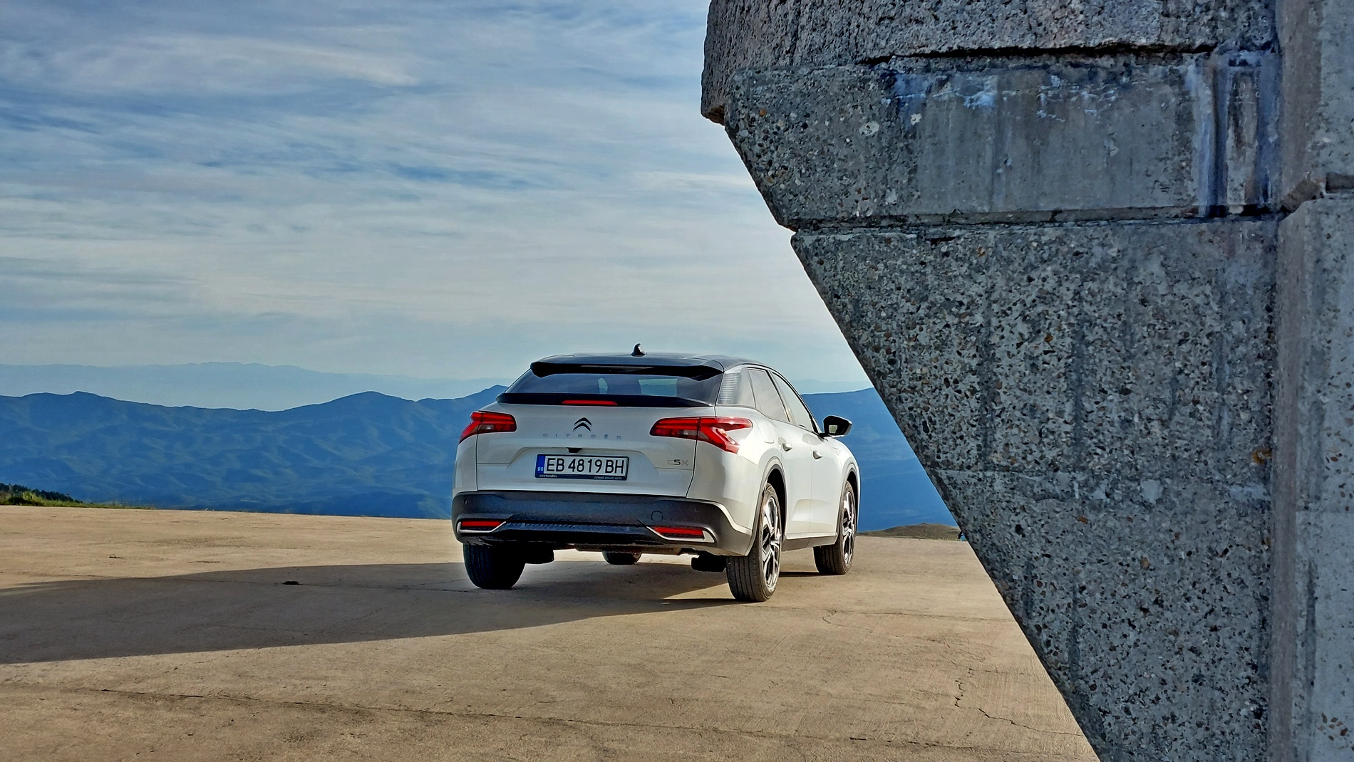 Караме Citroën C5 във вариант хибрид и SUV