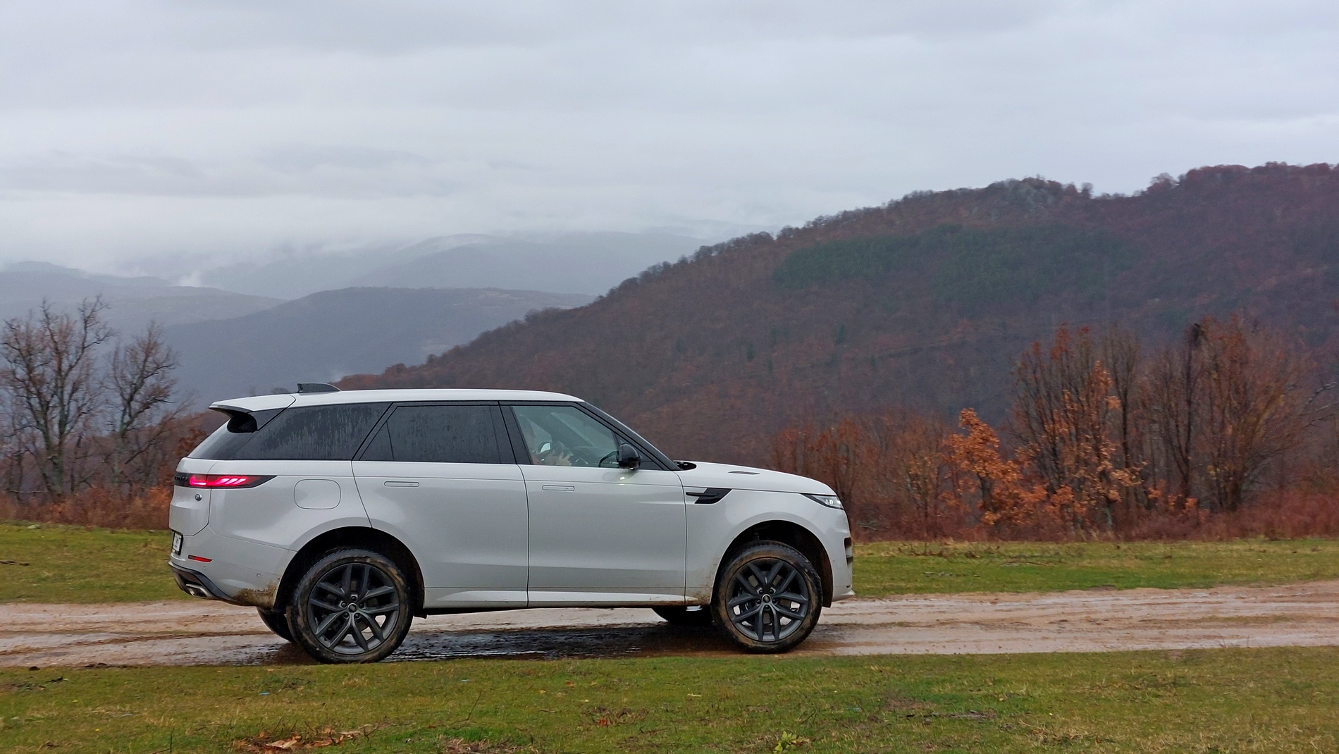 Караме новото поколение Range Rover Sport