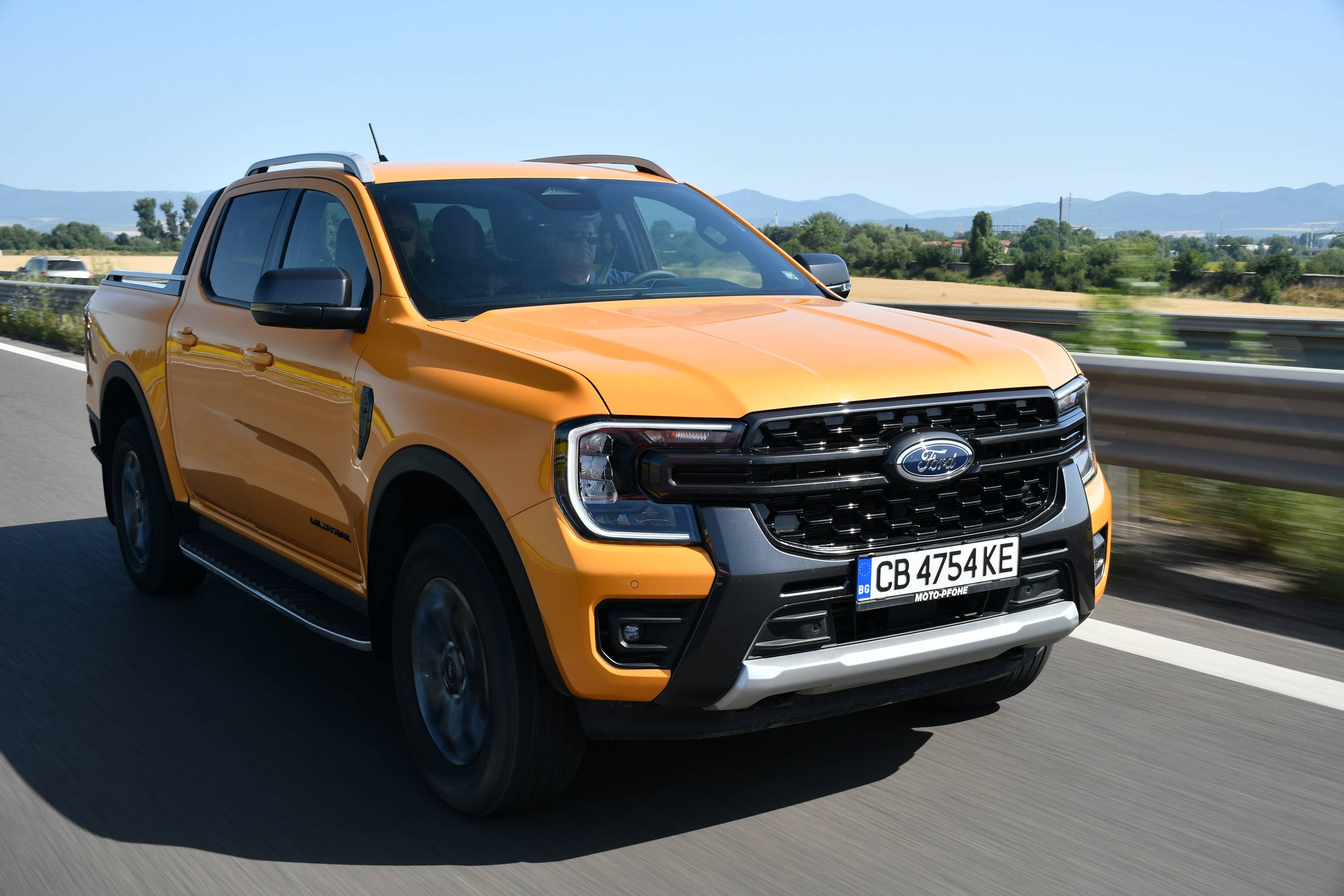 Караме офроудърите Ford Ranger и Bronco