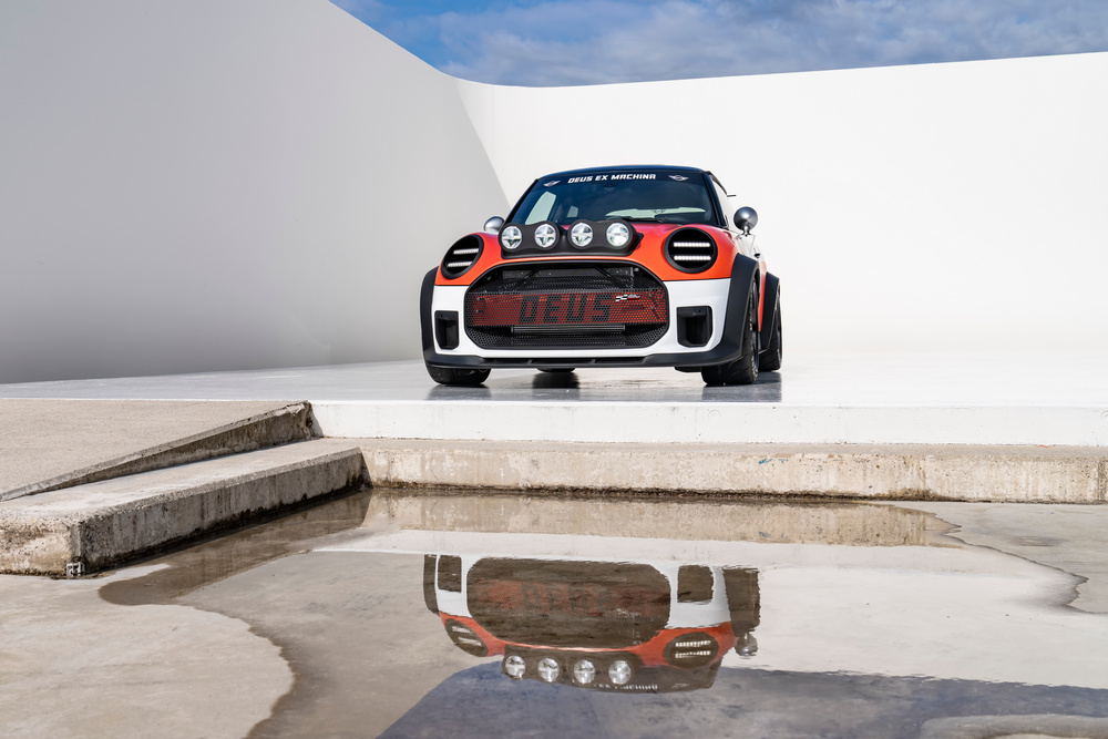 Моден бранд направи две концепции MINI JCW