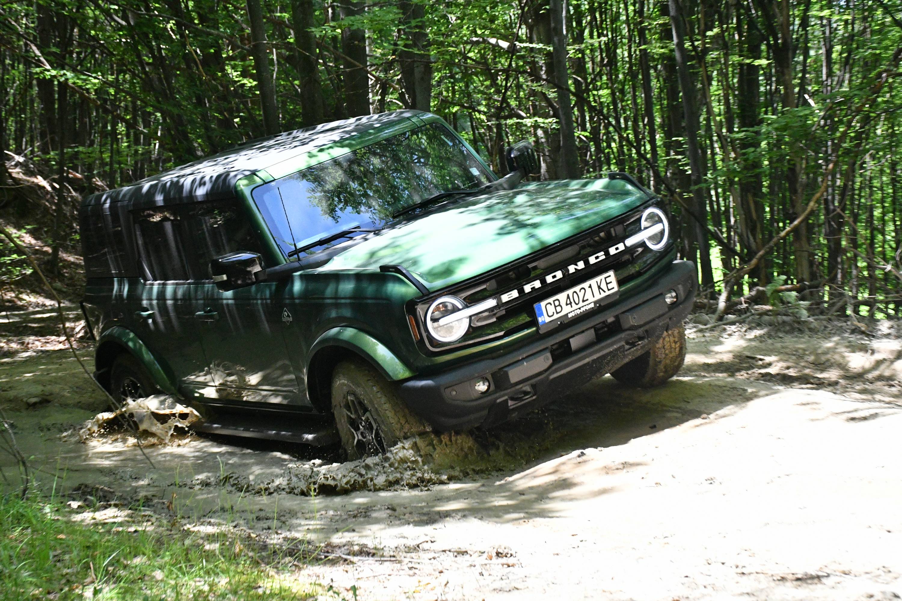 Караме офроудърите Ford Ranger и Bronco