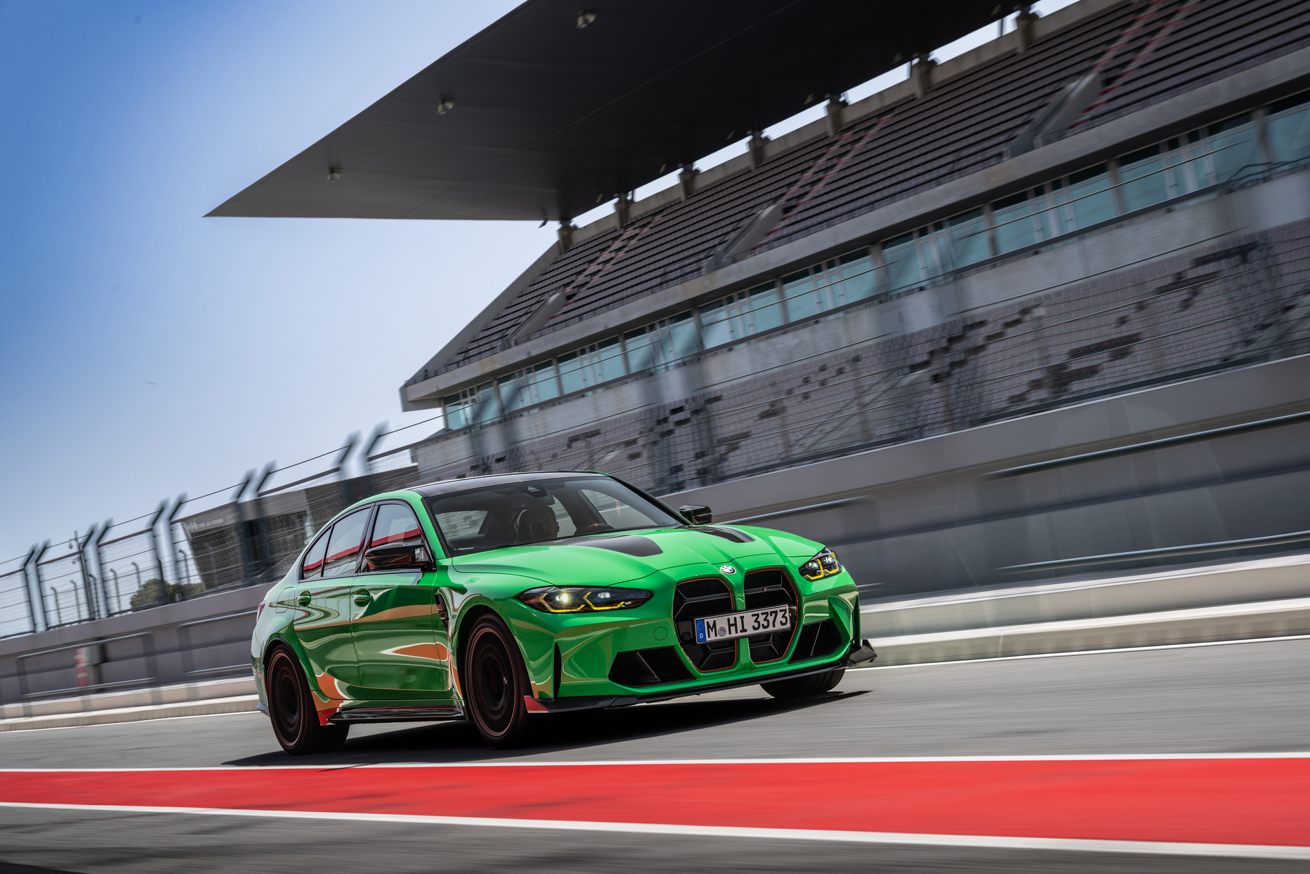 BMW M3 CS е с 550 к.с.