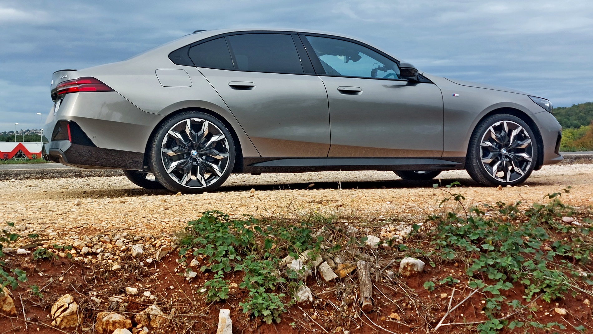 Караме новото поколение BMW Серия 5