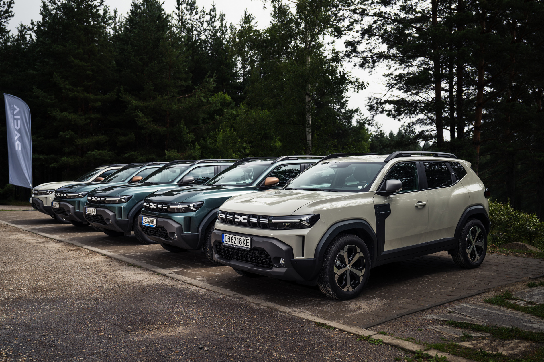 Караме новото поколение Dacia Duster