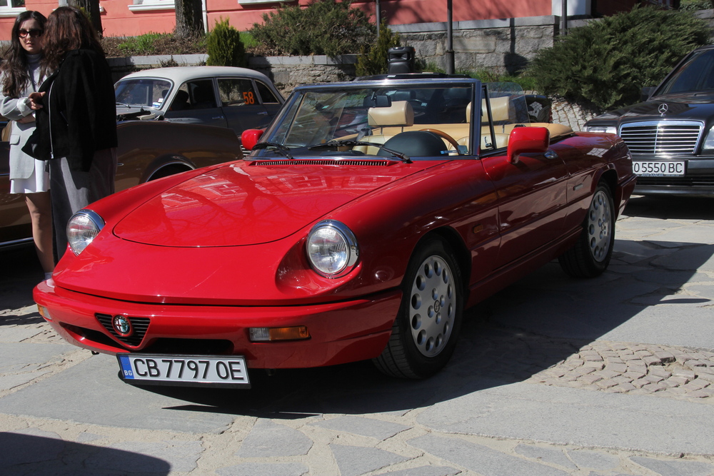 Chevrolet Corvette и Lotus Elan +2 спечелиха големите в Копривщица и Панагюрище