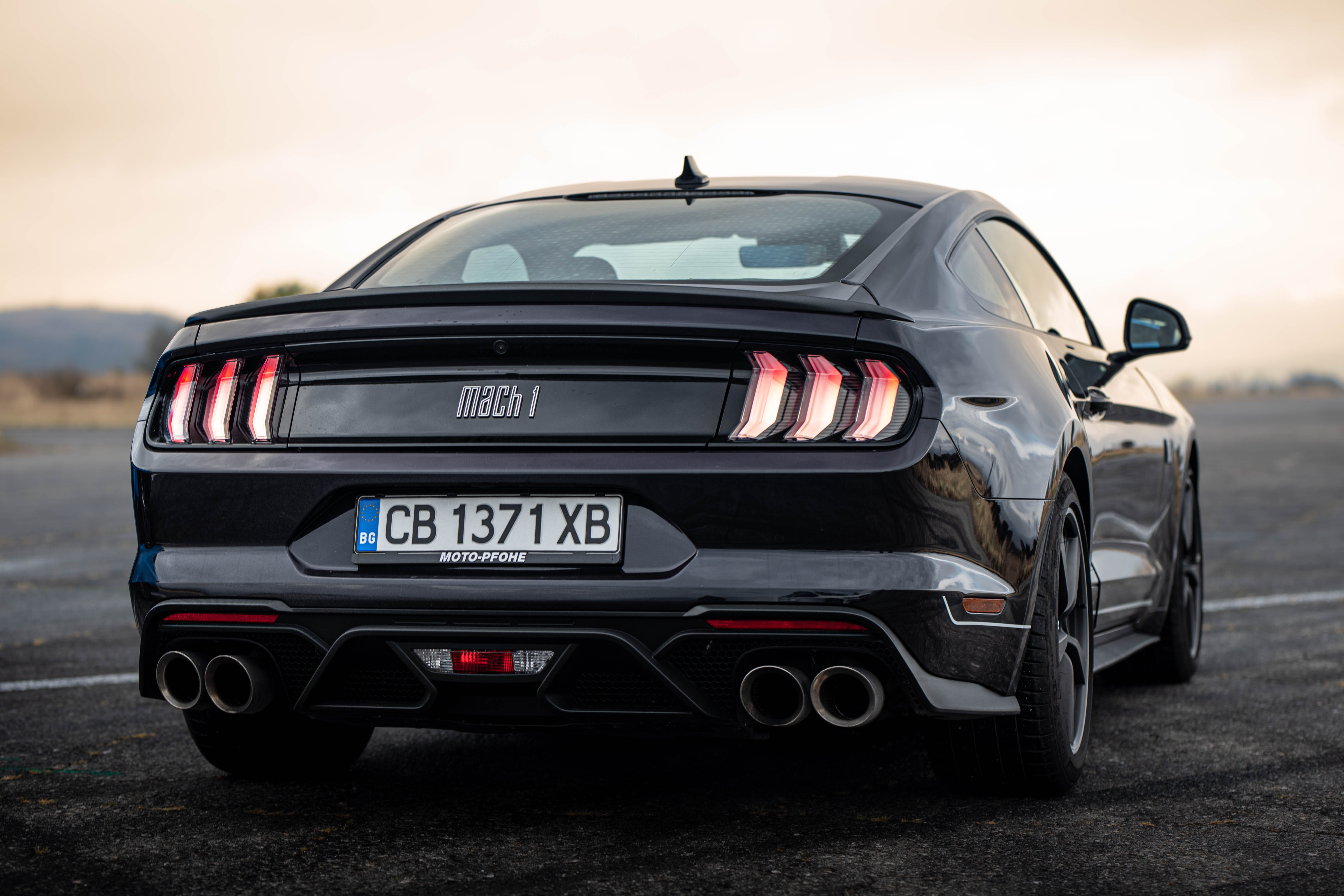 Ford Mustang Mach Е показа по-емоционално ускорение от Mustang Mach 1 с V8