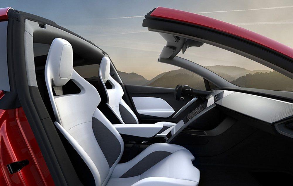 Tesla представи летящ Roadster