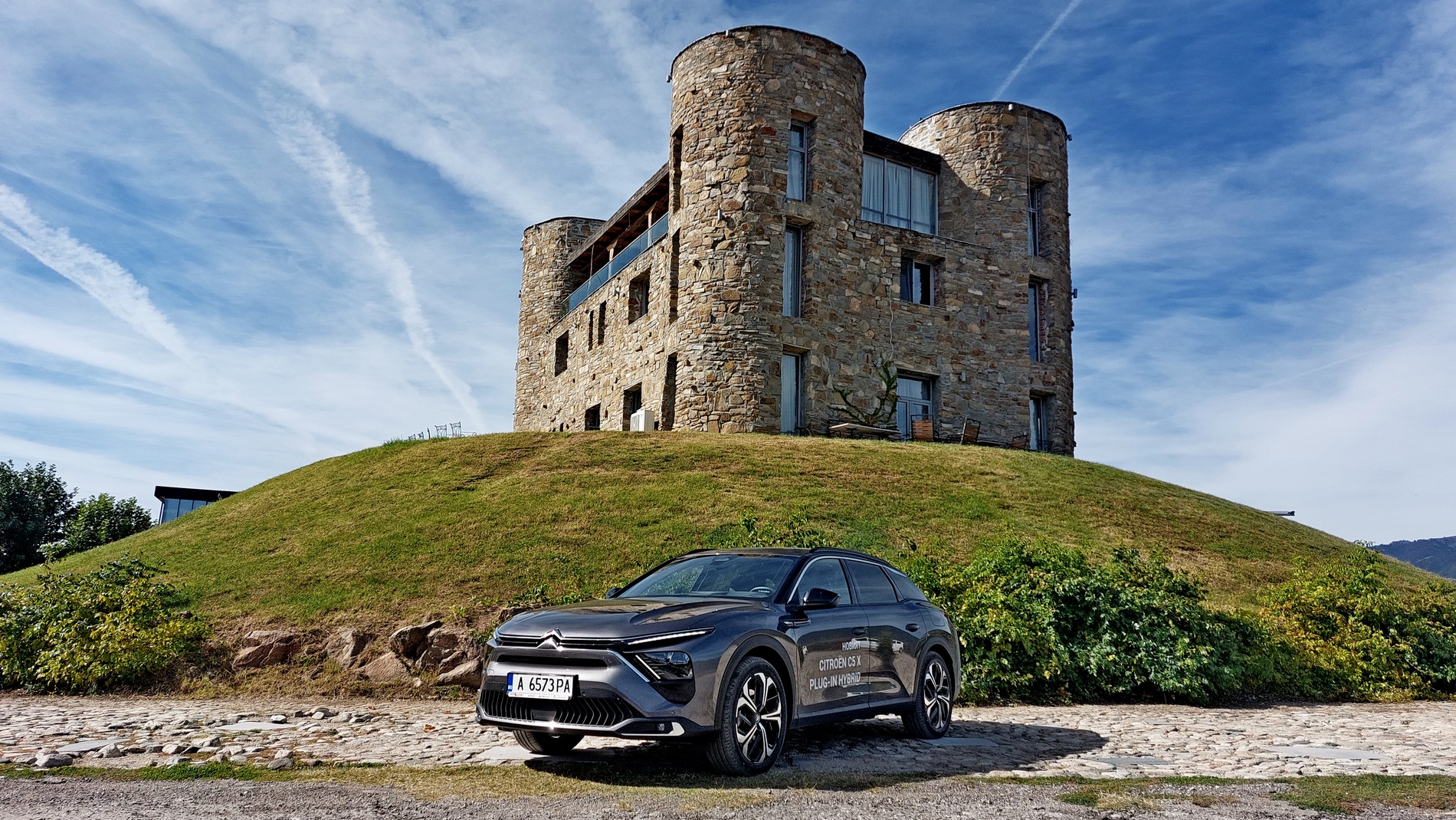 Караме Citroën C5 във вариант хибрид и SUV
