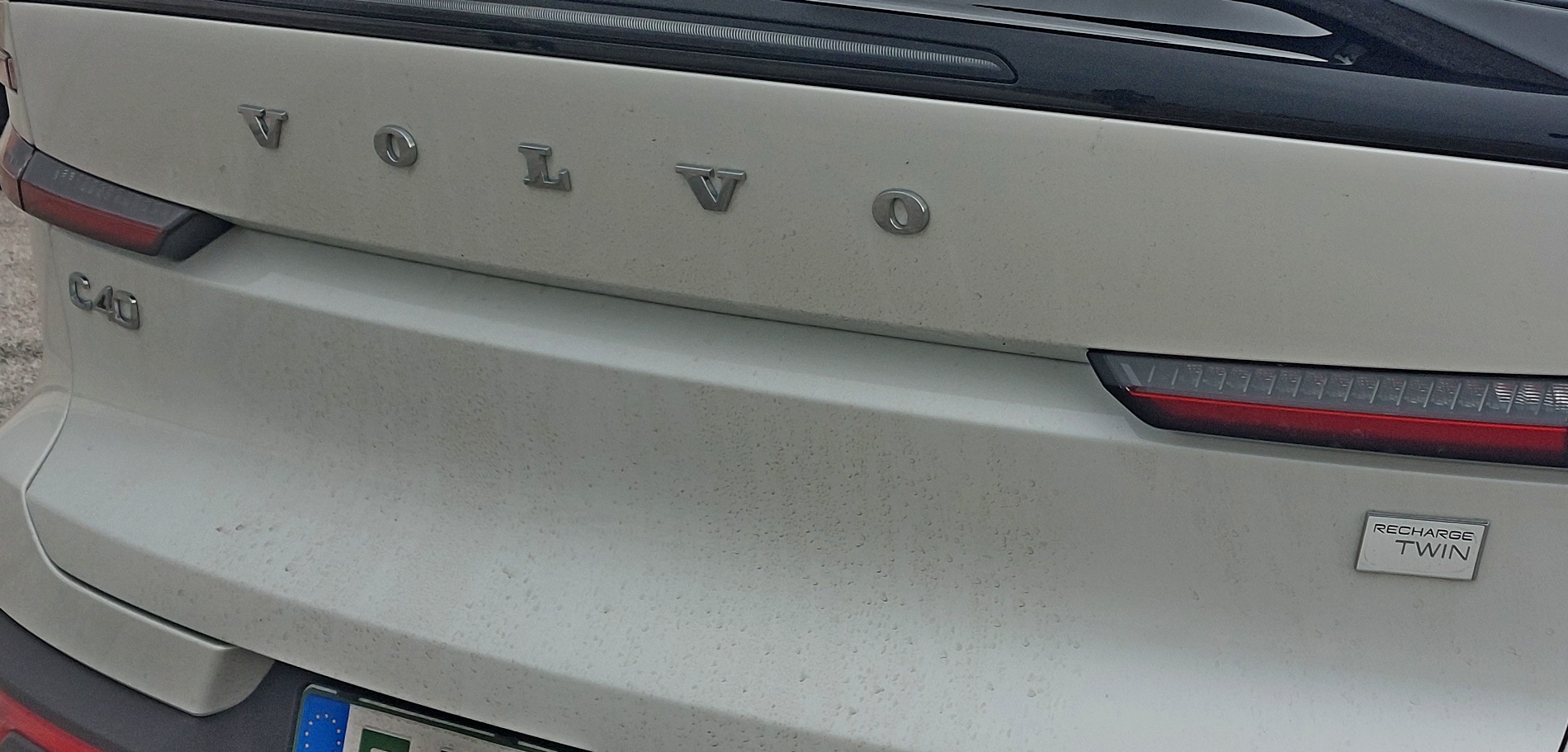 Караме фейслифта на Volvo C40 Rechage на драг