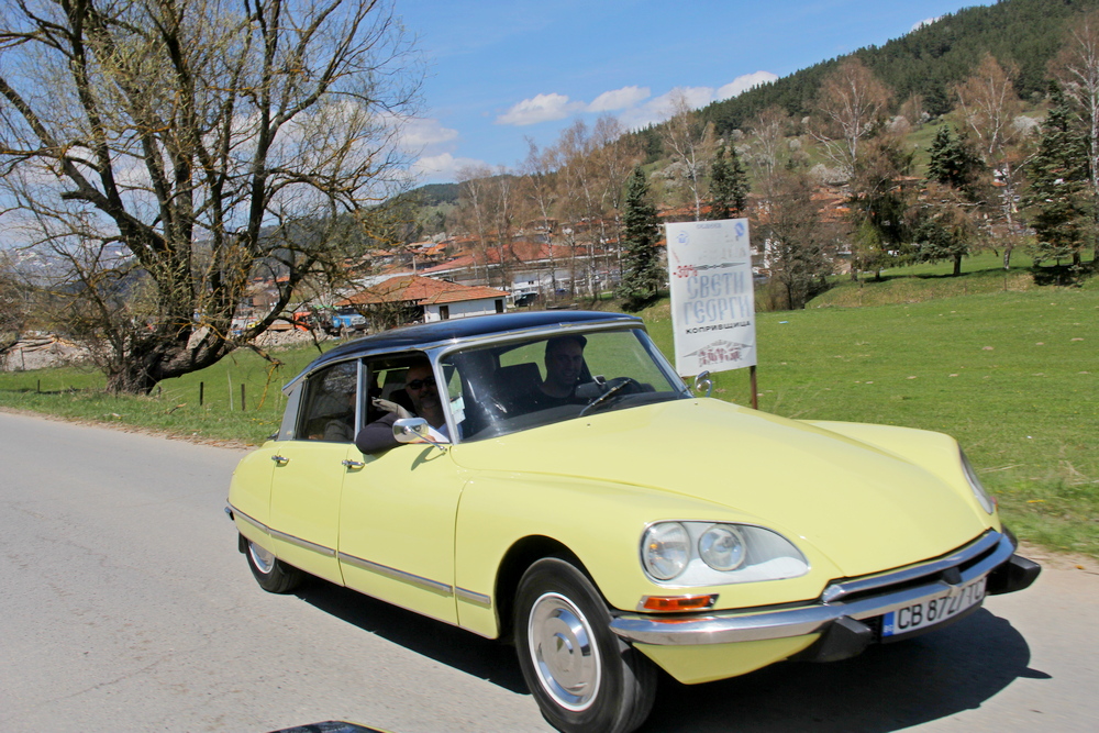 Chevrolet Corvette и Lotus Elan +2 спечелиха големите в Копривщица и Панагюрище