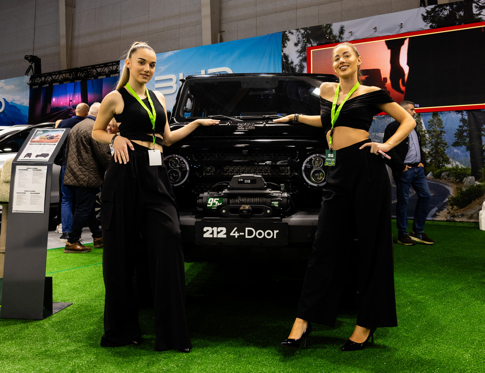 Китайска офроуд марка 212 пристигна в България