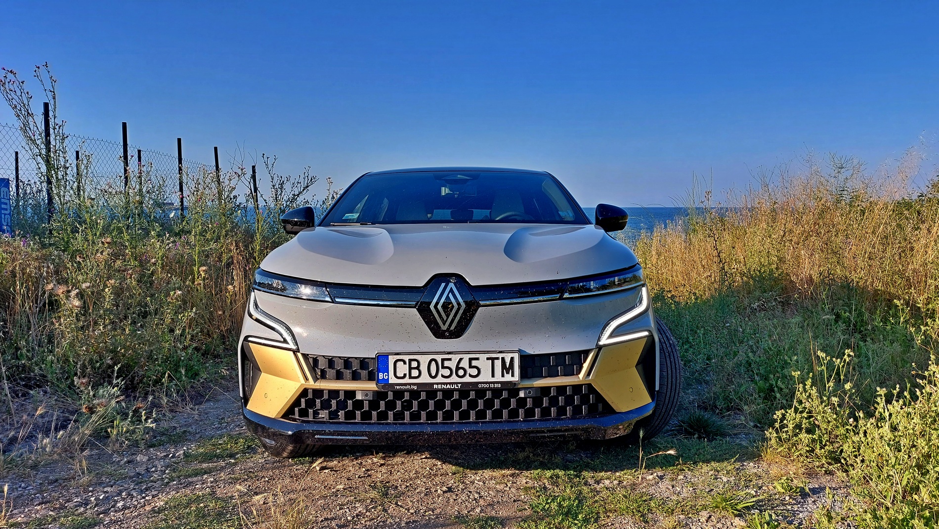 Как се държи електрическият Renault Megane на дълъг път