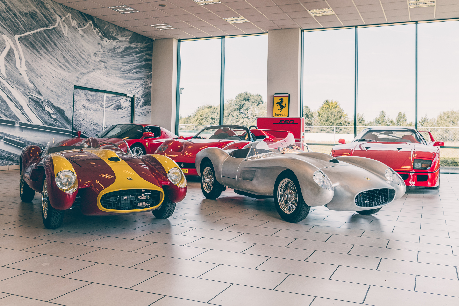 Има нова Ferrari Testa Rossa, но е електрическа и в мащаб 75%