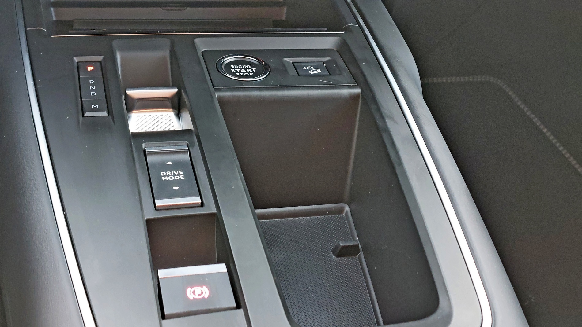 Караме Citroën C5 във вариант хибрид и SUV
