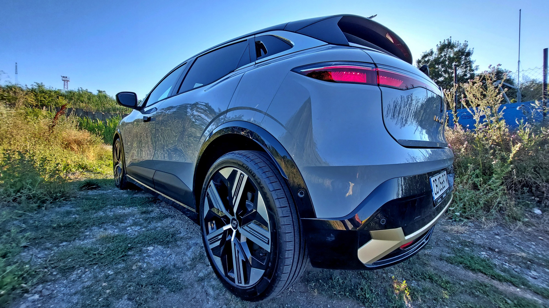 Как се държи електрическият Renault Megane на дълъг път