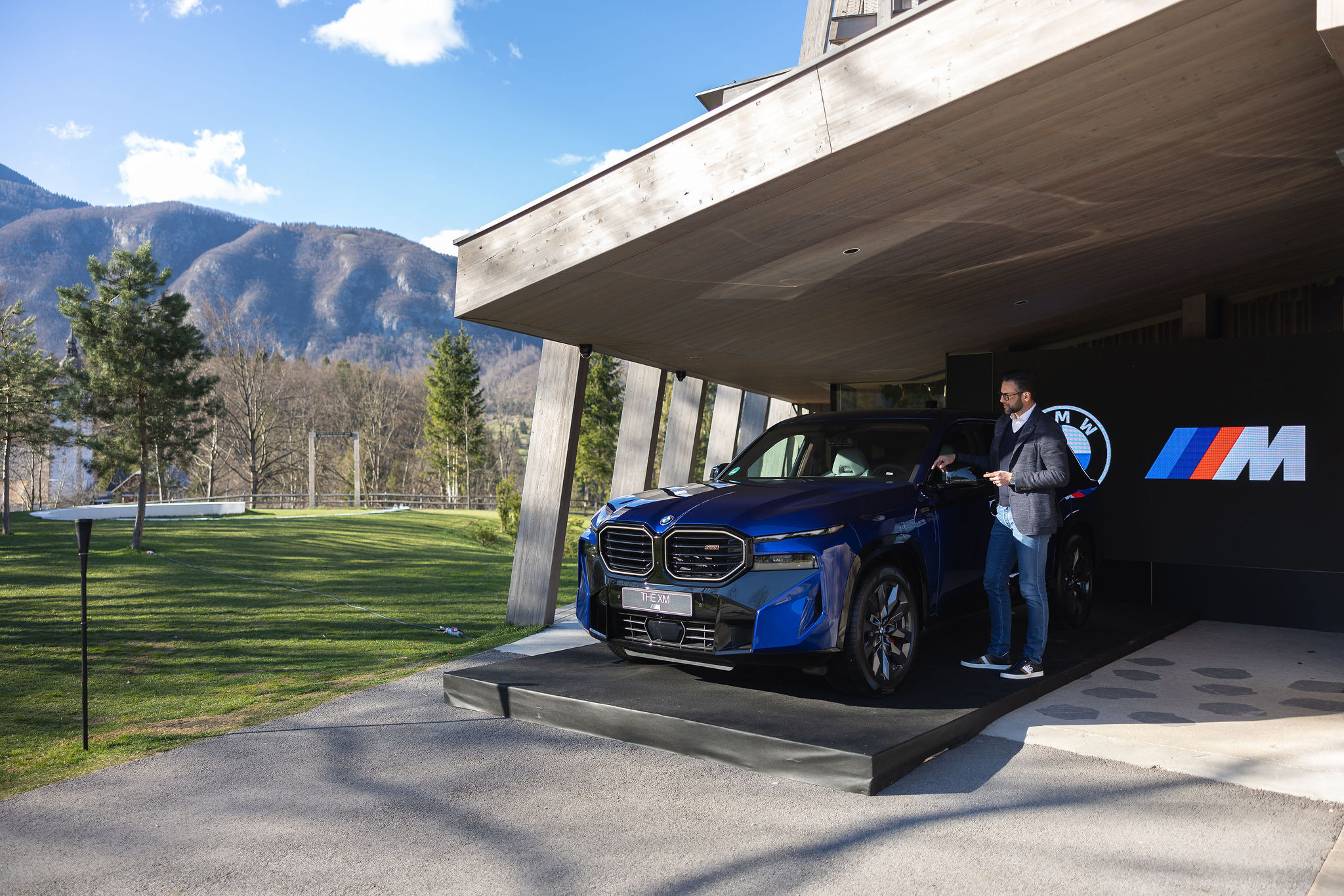 Разбулихме BMW ХМ и М2