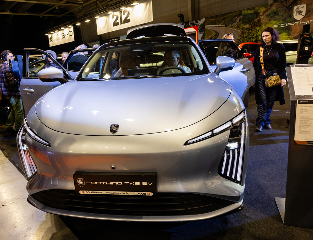 Forthing от групата на Dongfeng представи новия ТК5 на Asia Motor Show