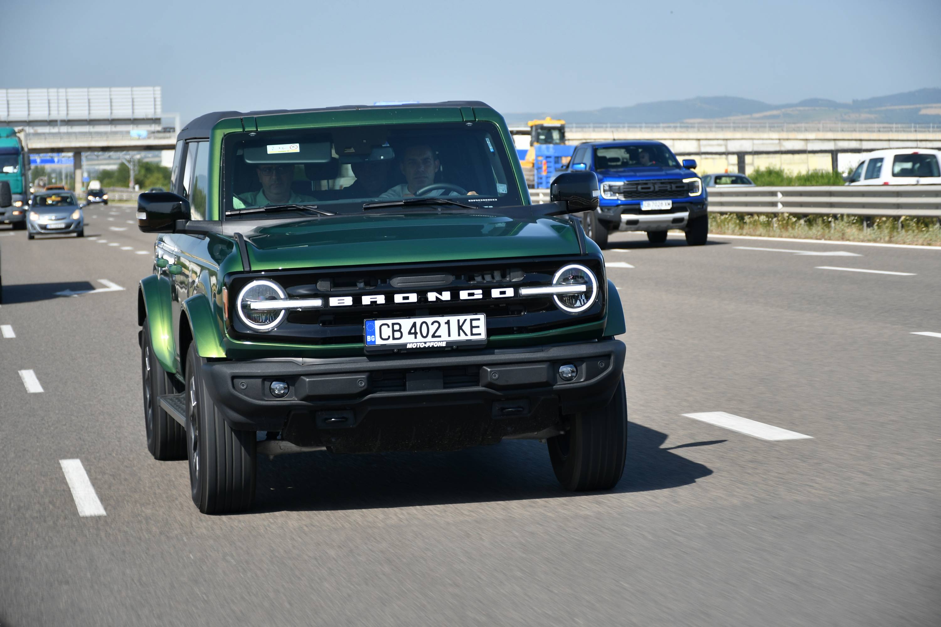 Караме офроудърите Ford Ranger и Bronco